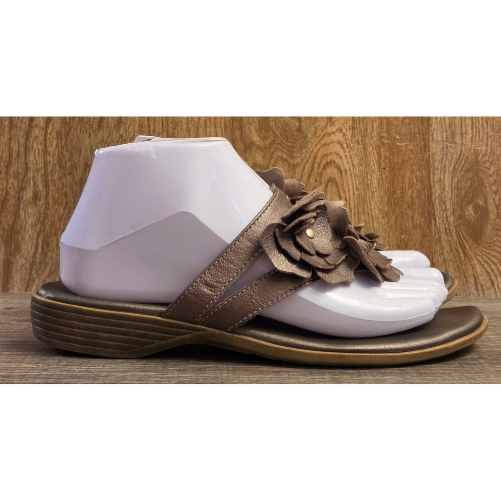 Clarks Dusk Maya‎ Bronze Metallic Leather Thong Sandals Womens Size 7.5 Flower